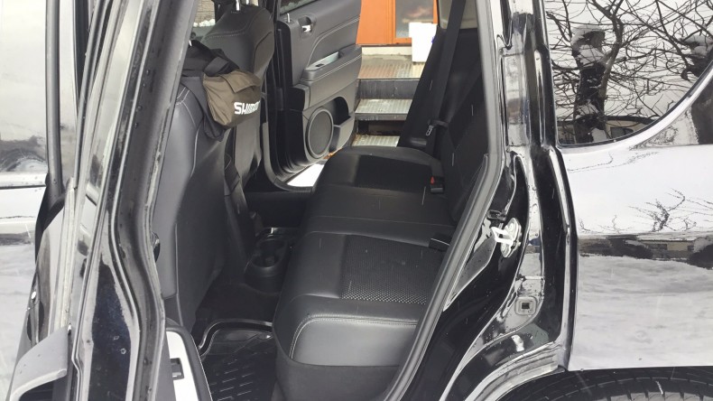 内装後方シート