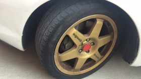 タイヤホイール前