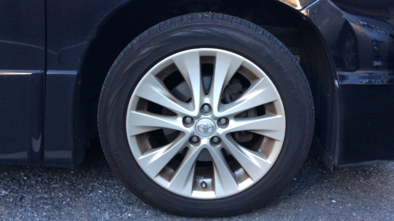 タイヤホイール前