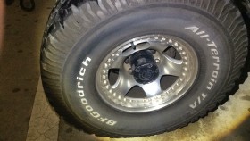 タイヤホイール前