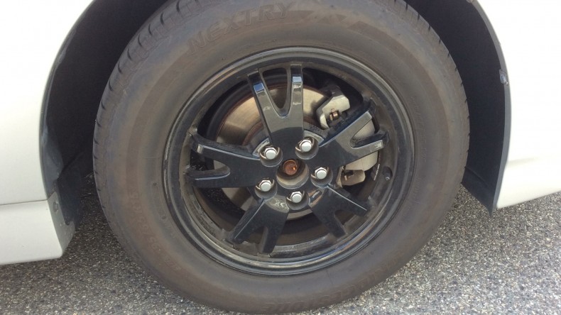 タイヤホイール前