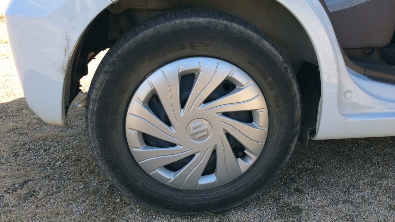 タイヤホイール前