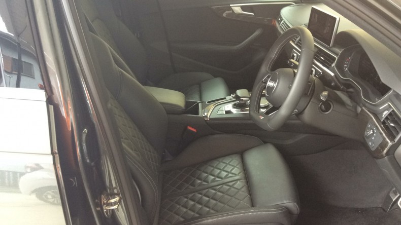 内装前方シート