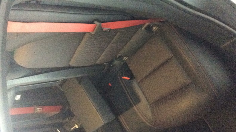 内装後方シート