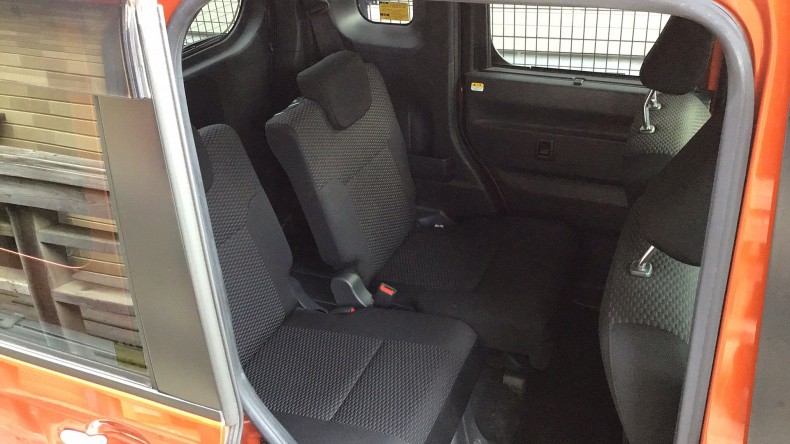 内装後方シート