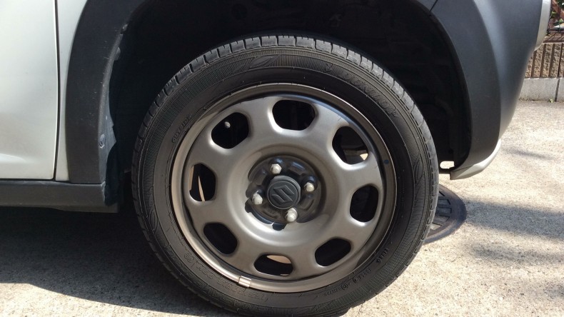 タイヤホイール前