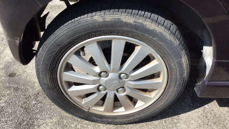 タイヤホイール前