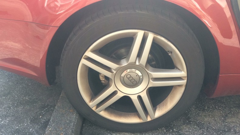 タイヤホイール前