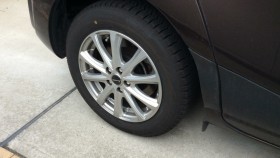 タイヤホイール前