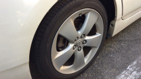 タイヤホイール前