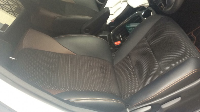 内装前方シート