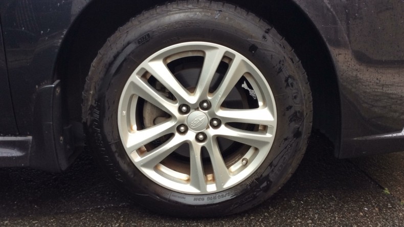 タイヤホイール前