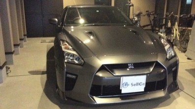 car_main_img