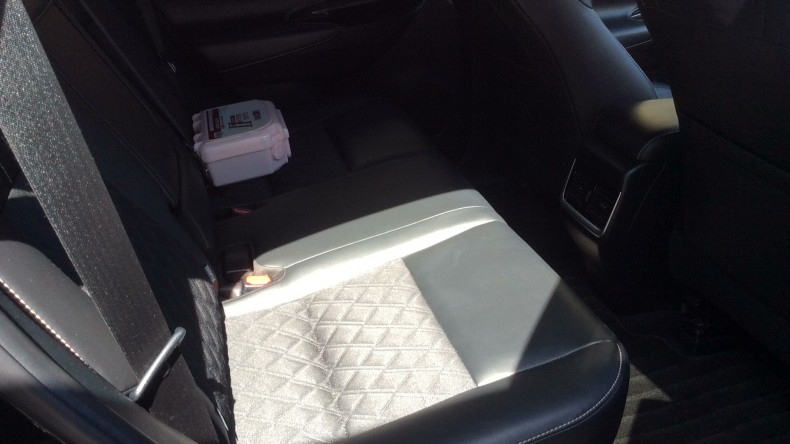 内装後方シート