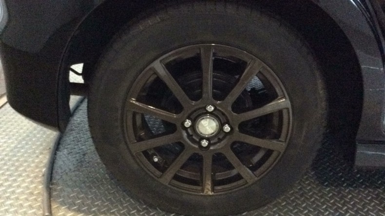 タイヤホイール前