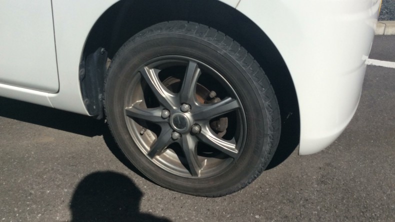 タイヤホイール前