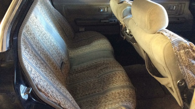 内装後方シート