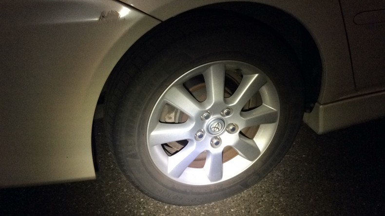 タイヤホイール前