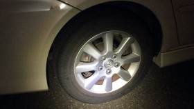 タイヤホイール前