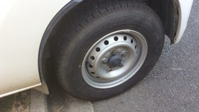 タイヤホイール前