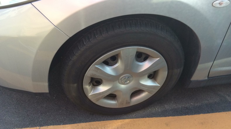 タイヤホイール前