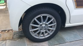 タイヤホイール前