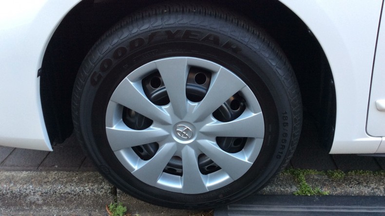 タイヤホイール前