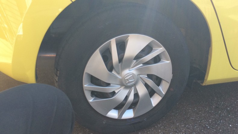 タイヤホイール前