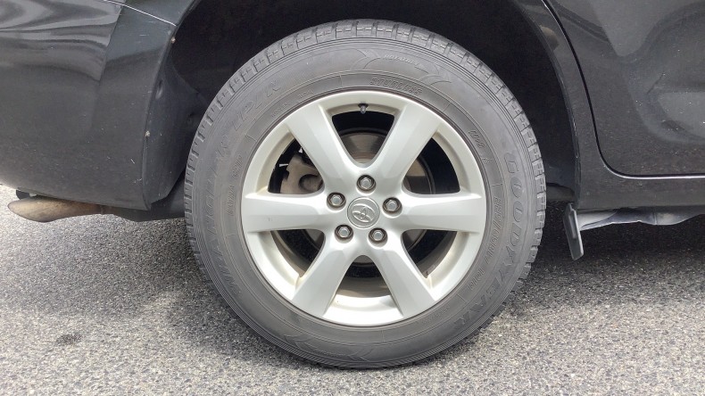 タイヤホイール前