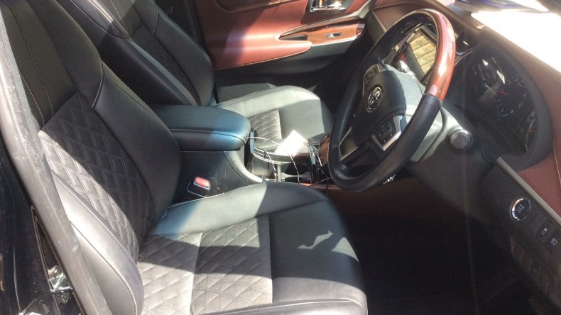 内装前方シート