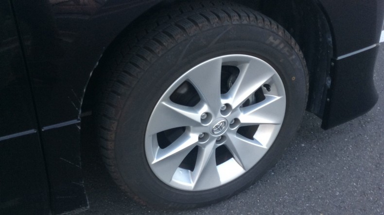 タイヤホイール前