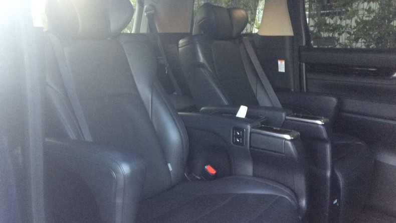 内装後方シート