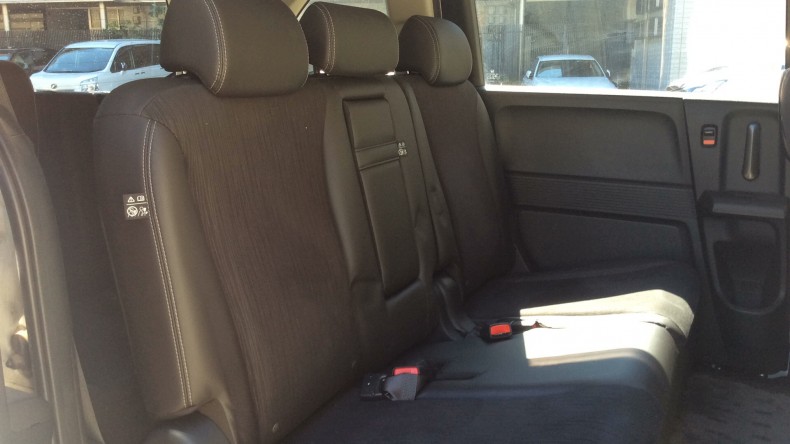 内装後方シート