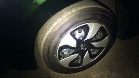 タイヤホイール前