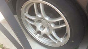 タイヤホイール前