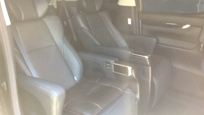 内装後方シート