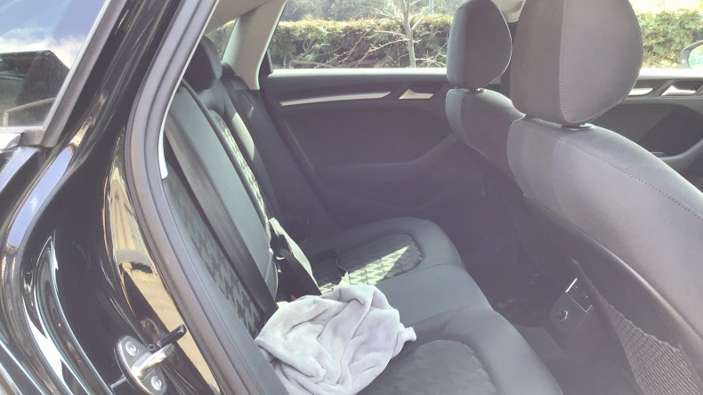 内装後方シート