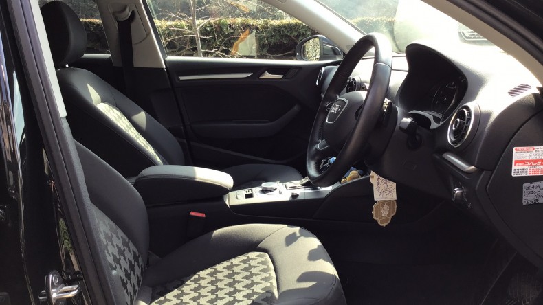 内装前方シート