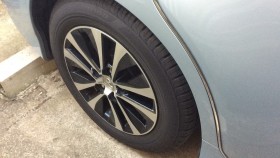 タイヤホイール前