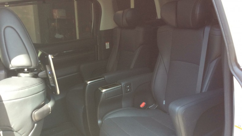 内装後方シート