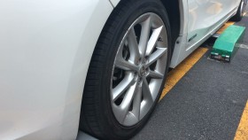 タイヤホイール前