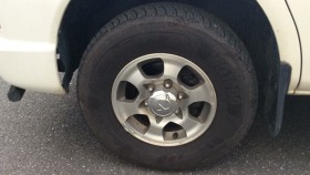 タイヤホイール前