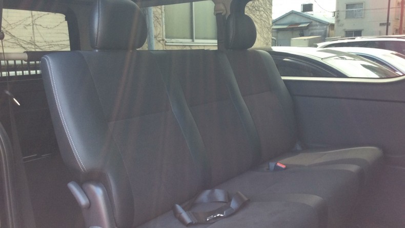内装後方シート