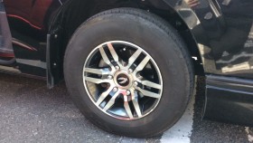 タイヤホイール前