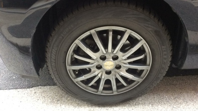 タイヤホイール前