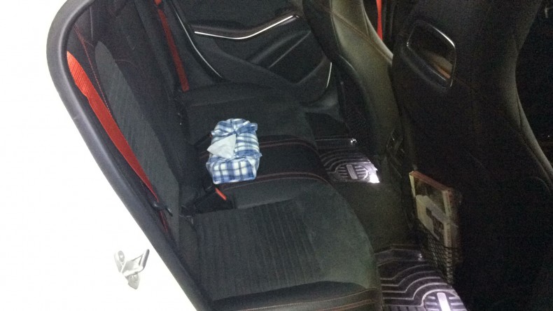 内装後方シート