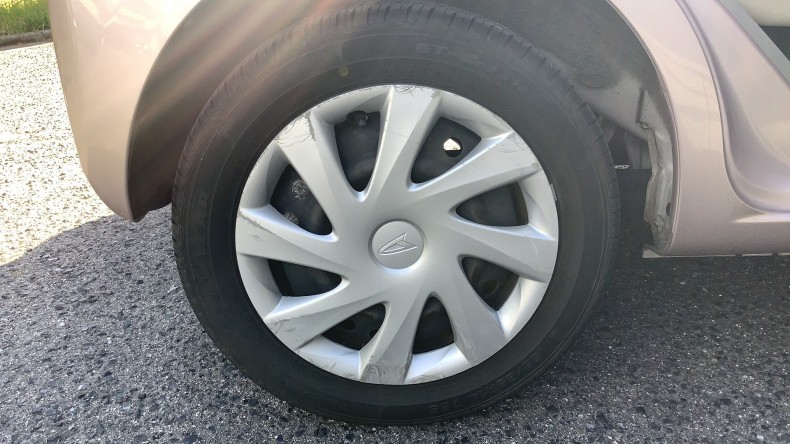 タイヤホイール前