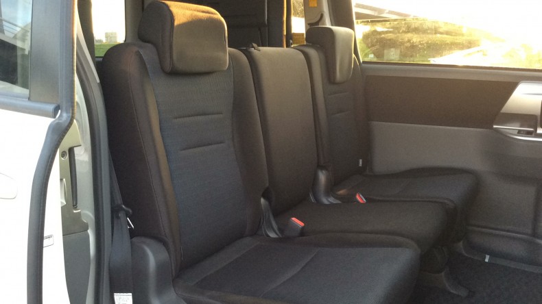 内装後方シート