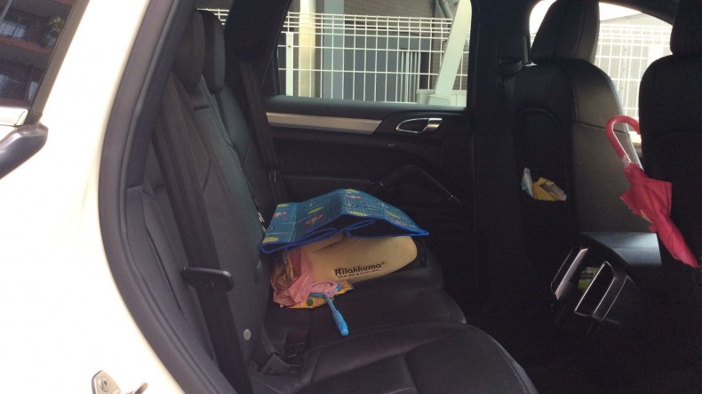 内装後方シート