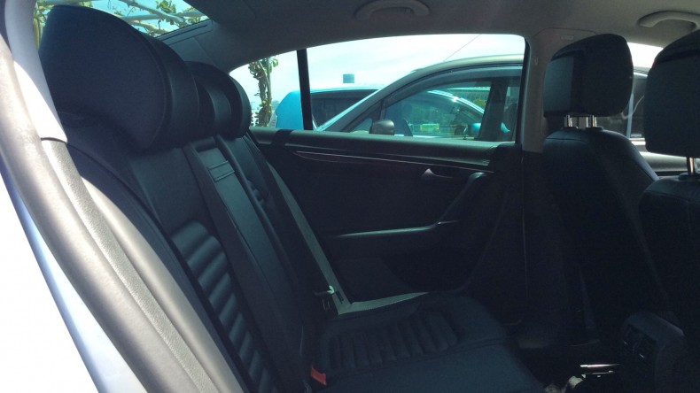 内装後方シート